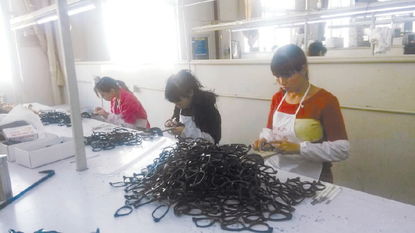 杜橋眼鏡如何逆勢(shì)突圍 從單一產(chǎn)品到辦公用品生態(tài)布局